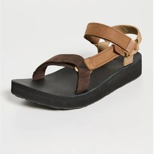 NWT Teva midform universal leather sandals